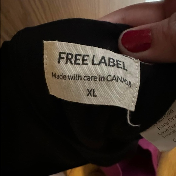 Free Label Dani Tank - Picture 3 of 3